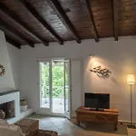 Skiathos Holidays & 4* Vromolimnos
