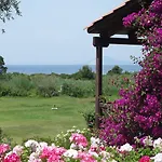 Skiathos Holidays & Aparthotel Vromolimnos