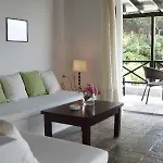 Skiathos Holidays & Aparthotel Vromolimnos