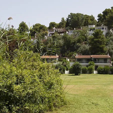 Skiathos Holidays & Aparthotel Vromolimnos