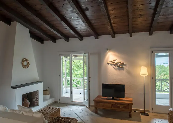 Skiathos Holidays & 4* Vromolimnos