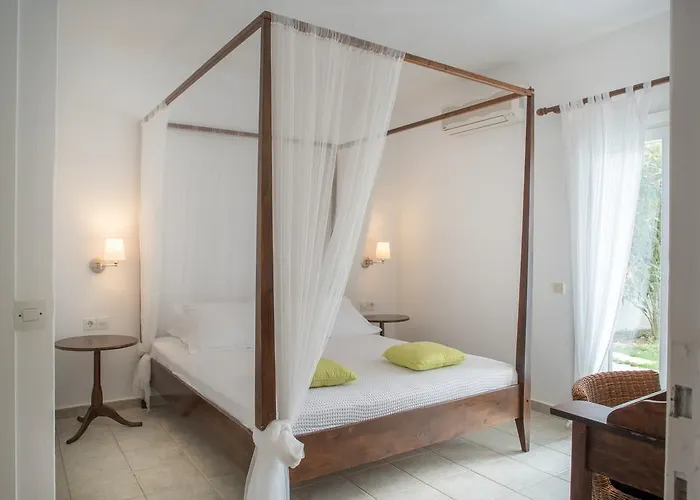 Skiathos Holidays & 4*