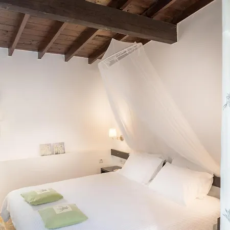 Skiathos Holidays & 4* Vromólimnosz
