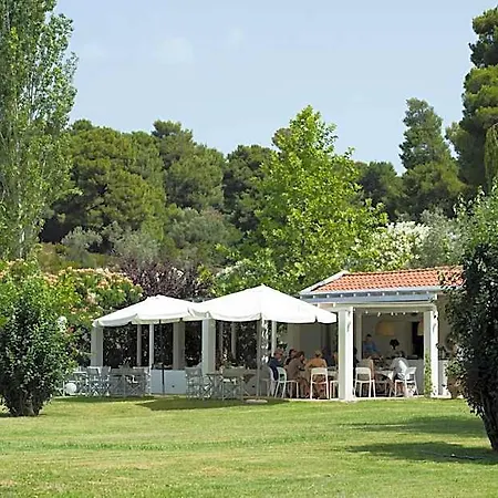 Skiathos Holidays & 4* Vromolimnos