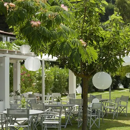 Skiathos Holidays & Aparthotel Vromolimnos