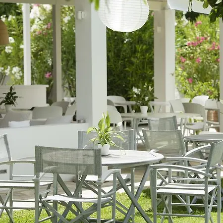 Skiathos Holidays & Aparthotel Vromolimnos