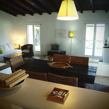 Skiathos Holidays & 4* Vromolimnos