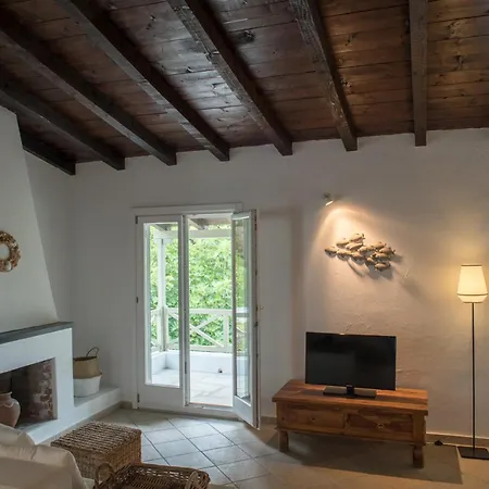 Skiathos Holidays & 4* Vromolimnos