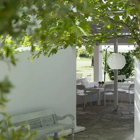 Skiathos Holidays & アパートホテル Vromolimnos