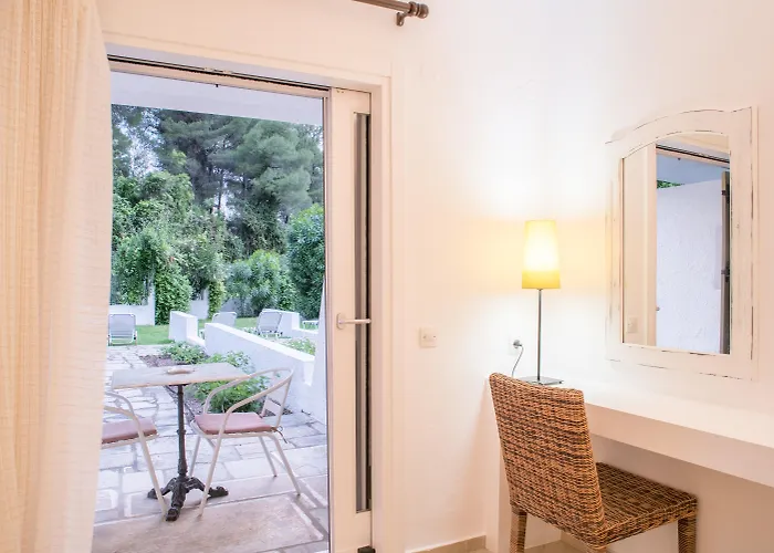 מלון דירות Skiathos Holidays & 4*