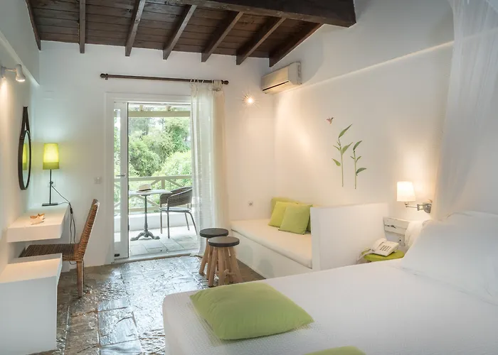 מלון דירות Skiathos Holidays & 4*