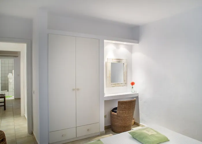 Skiathos Holidays & Vromolimnos