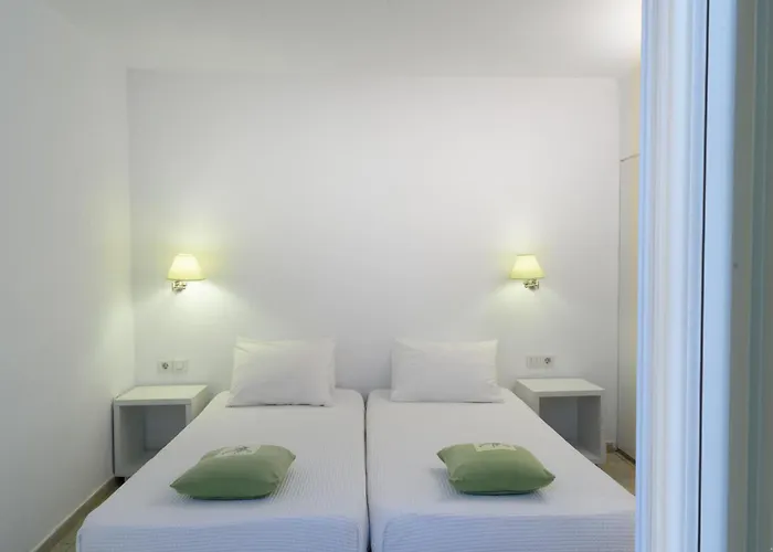 Skiathos Holidays & מלון דירות