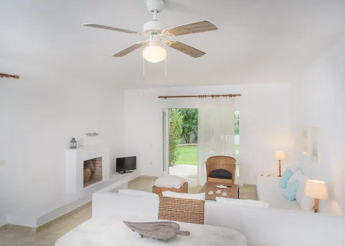 מלון דירות Skiathos Holidays & 4*