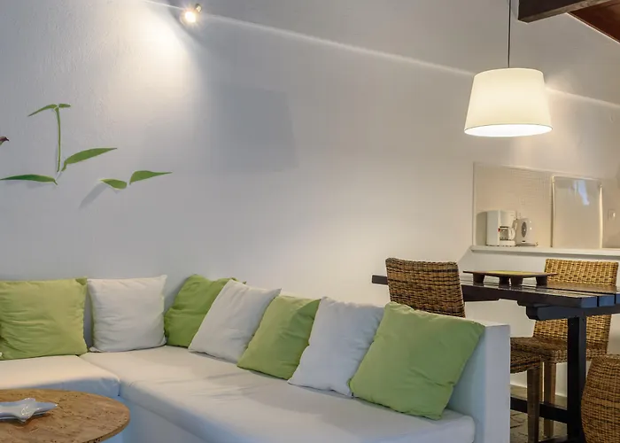 Skiathos Holidays & 4* Vromolimnos