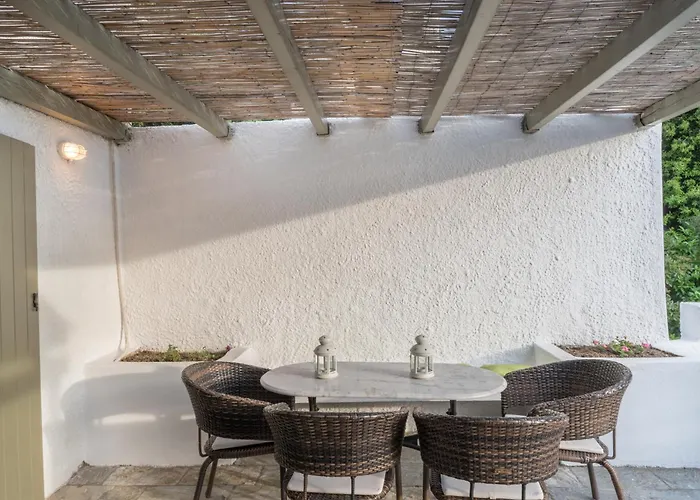 Skiathos Holidays & 4* Vromolimnos