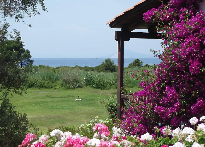 Skiathos Holidays & מלון דירות Vromolimnos