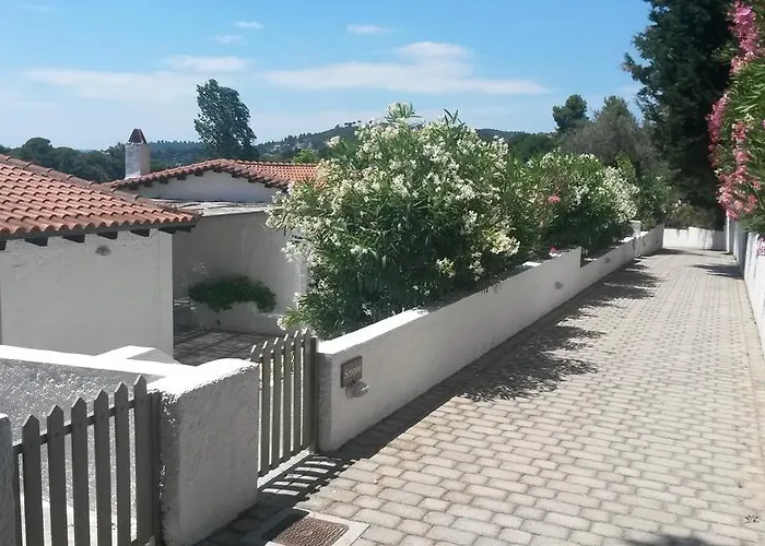 מלון דירות Skiathos Holidays & 4*