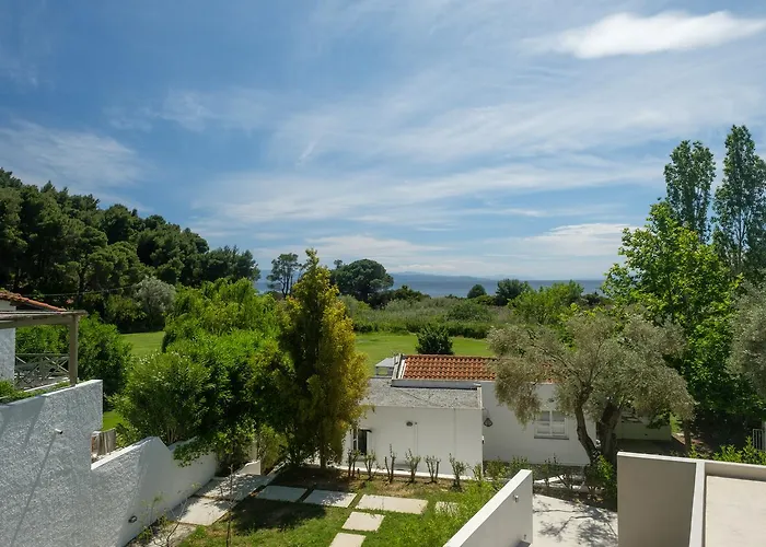 Skiathos Holidays & Vromolimnos